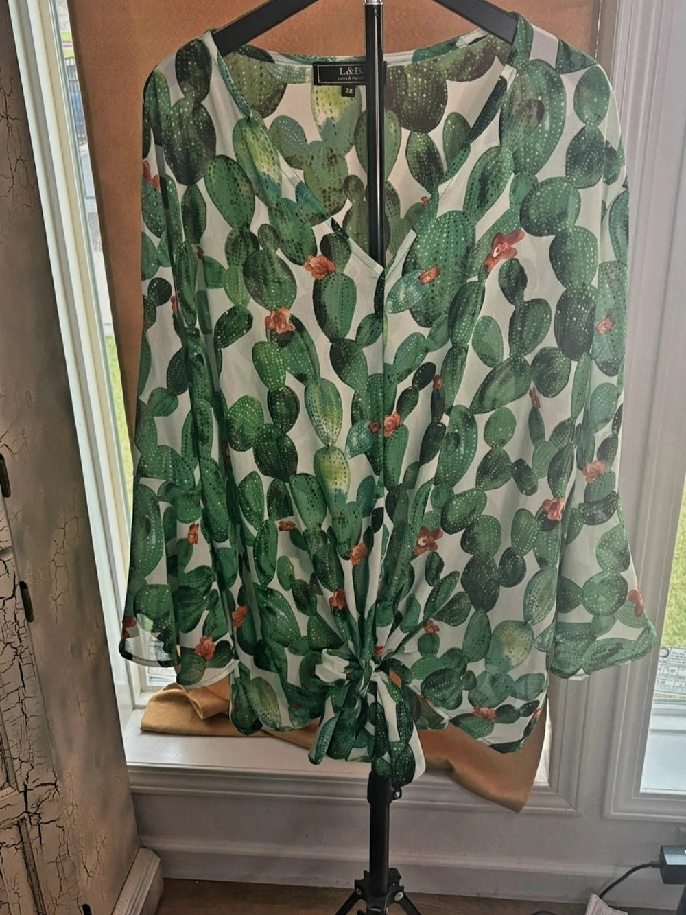 L&B Lucky & Blessed Cactus Print Bell Sleeve Tie Front Blouse Green 3X Western - Picture 4 of 5